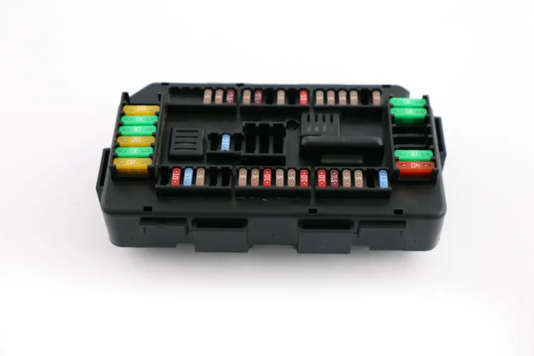Caja De Fusibles BMW F20 F21 F30 F31 F34 Distribución Energía Delantera para con número de pieza 9389068 Caja De Fusibles BMW F20 F21 F30 F31 F34 Distribución Energía Delantera - SKU 9389068 - Número de pieza 9389068