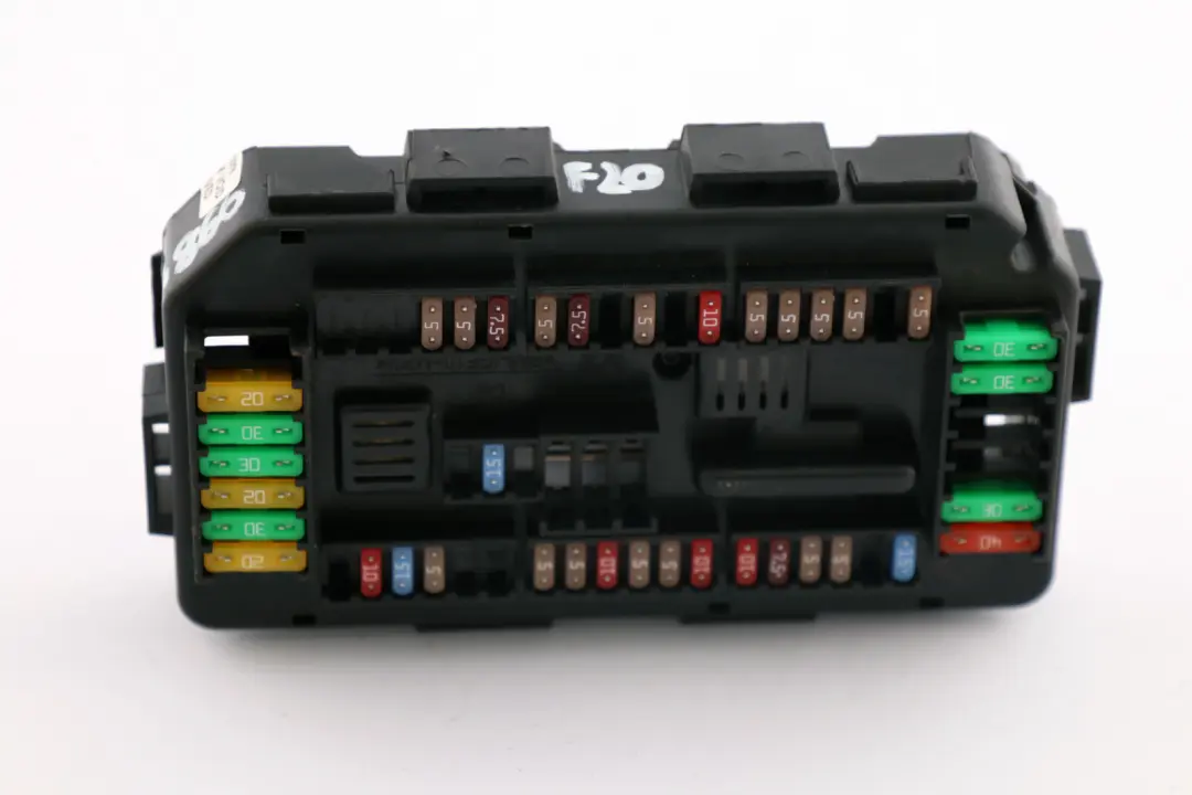  Caja De Fusibles BMW F20 F21 F30 F31 F34 Distribución Energía Delantera - SKU 9389068 - Número de pieza 9389068