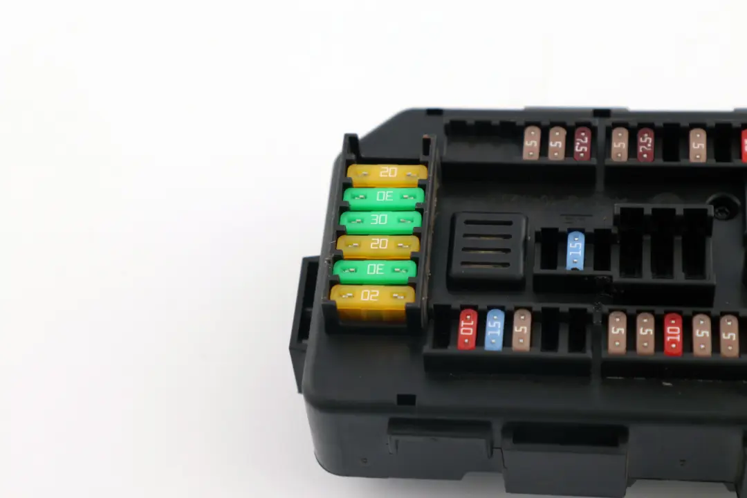 Sicherungs Kasten BMW F20 F21 F30 F31 F34 Strom Verteilung Vorne für mit Teilenummer 9389068 Sicherungs Kasten BMW F20 F21 F30 F31 F34 Strom Verteilung Vorne - SKU 9389068 - Teilenummer 9389068