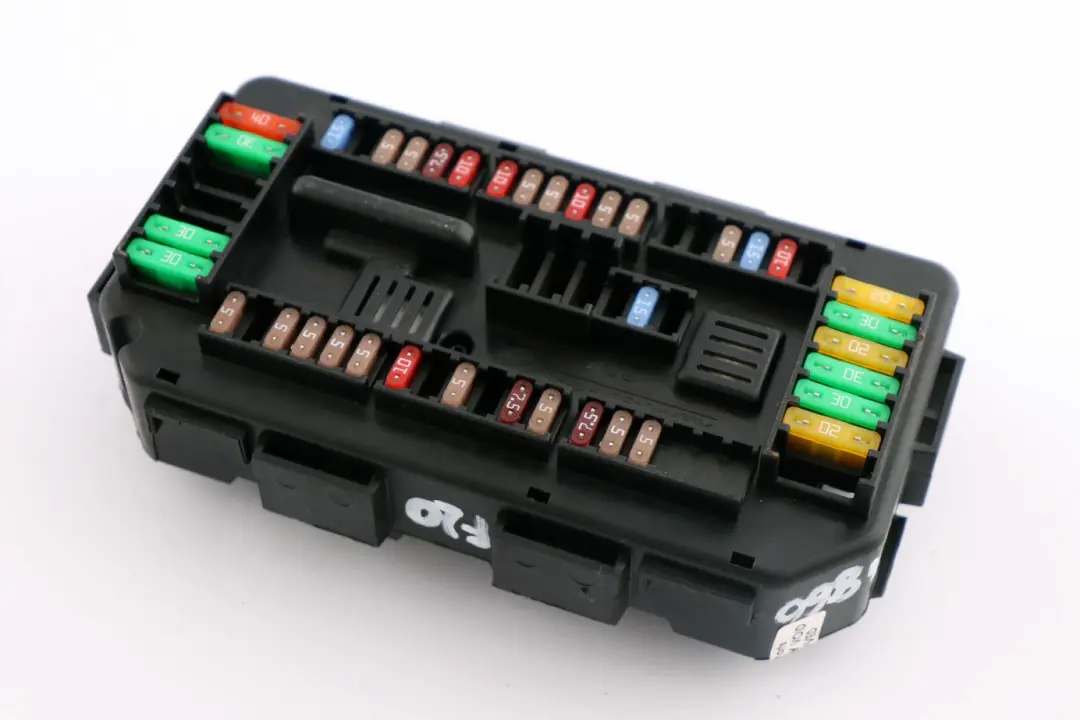  Caja De Fusibles BMW F20 F21 F30 F31 F34 Distribución Energía Delantera - SKU 9389068 - Número de pieza 9389068