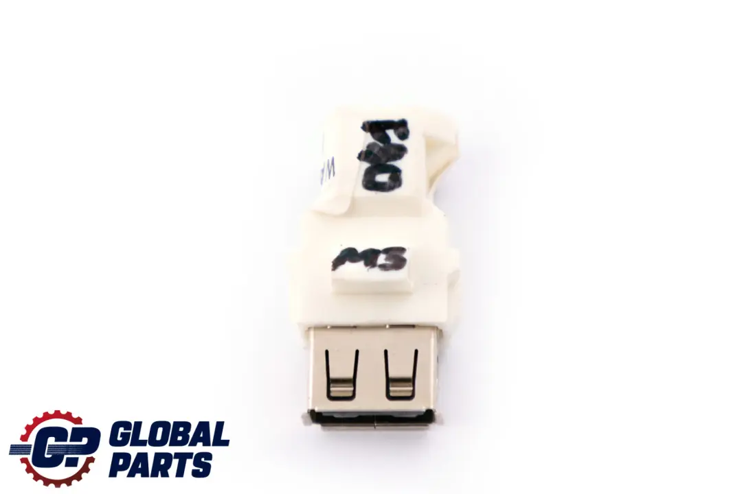 USB Ladegerät Adapter Buchse BMW F31 F32 F80 M3 F82 M4 für LCI mit Teilenummer 9390501 LCI USB Ladegerät Adapter Buchse BMW F31 F32 F80 M3 F82 M4 - SKU 9390501 - Teilenummer 9390501