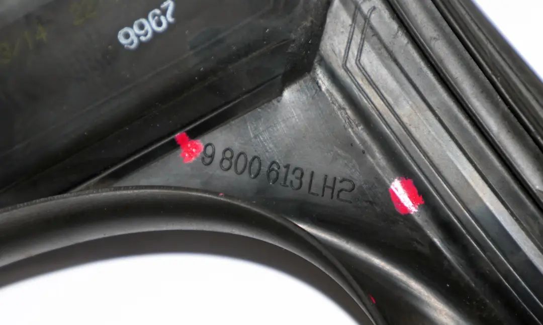 Guidage de Fenetre Porte Arriere Gauche pour Mini Countryman R60 à propos du numéro de pièce 9800613 Mini Countryman R60 Guidage de Fenetre Porte Arriere Gauche - SKU 9800613 - Numéro de pièce 9800613