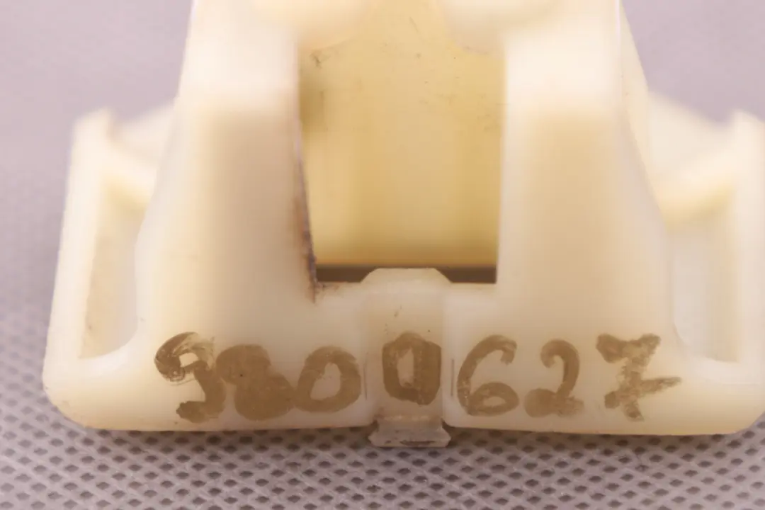 Support Poignée Arrière Gauche Pour Élément Fixation pour BMW Mini R60 R61 à propos du numéro de pièce 9800627 BMW Mini R60 R61 Support Poignée Arrière Gauche Pour Élément Fixation - SKU 9800627 - Numéro de pièce 9800627