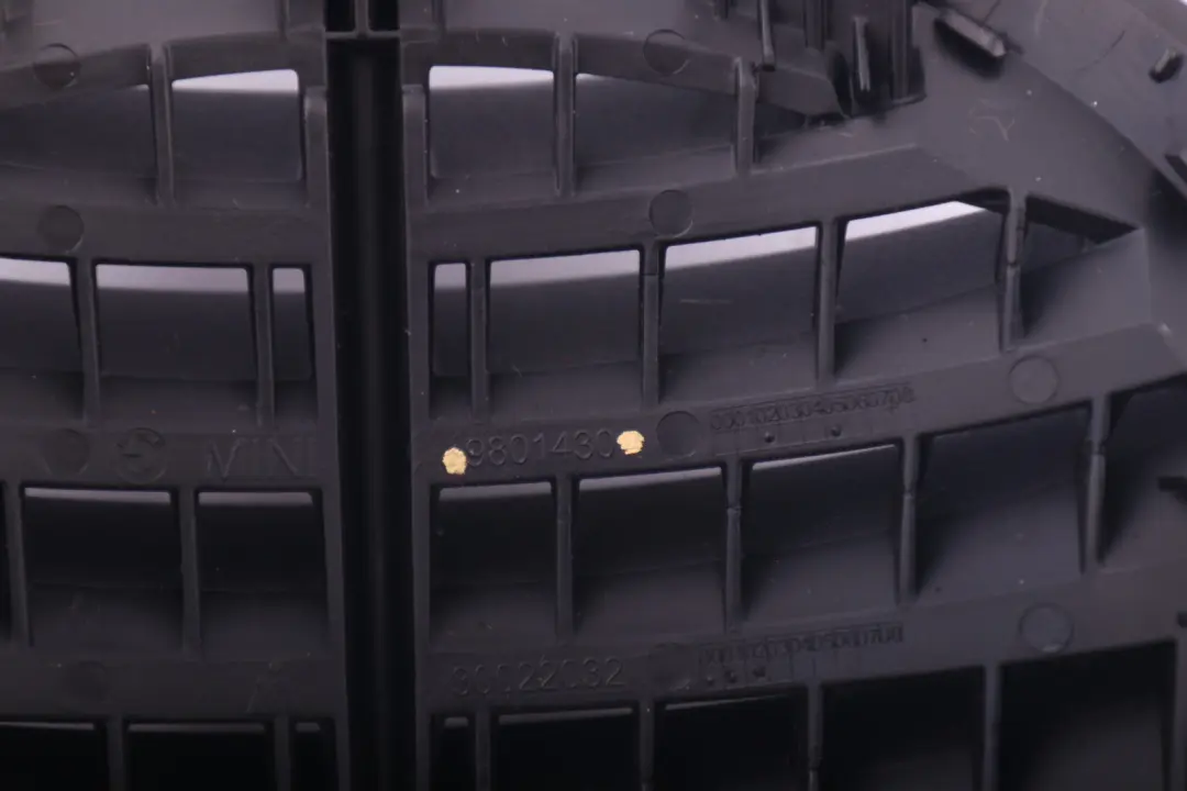 Griglia Di Ventilazione Mini R60 R61 Coperchio Trim Aria fresca per con numero di parte 9801430 Griglia Di Ventilazione Mini R60 R61 Coperchio Trim Aria fresca - SKU 9801430 - Numero di parte 9801430