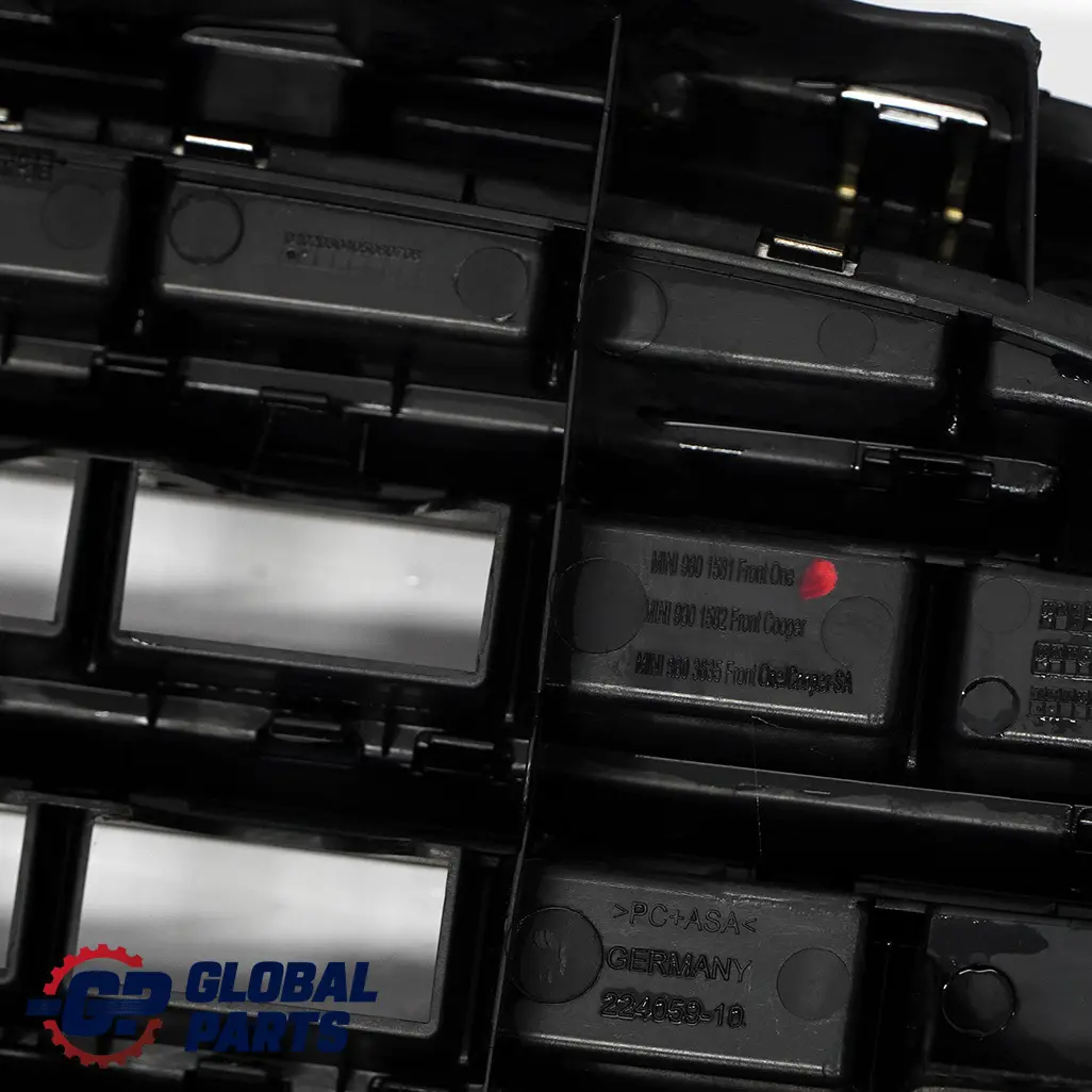 Grill Atrapa Chrom do Mini Countryman One R60 o numerze 9801582 Mini Countryman One R60 Grill Atrapa Chrom - SKU 9801581 - Numer Części 9801582