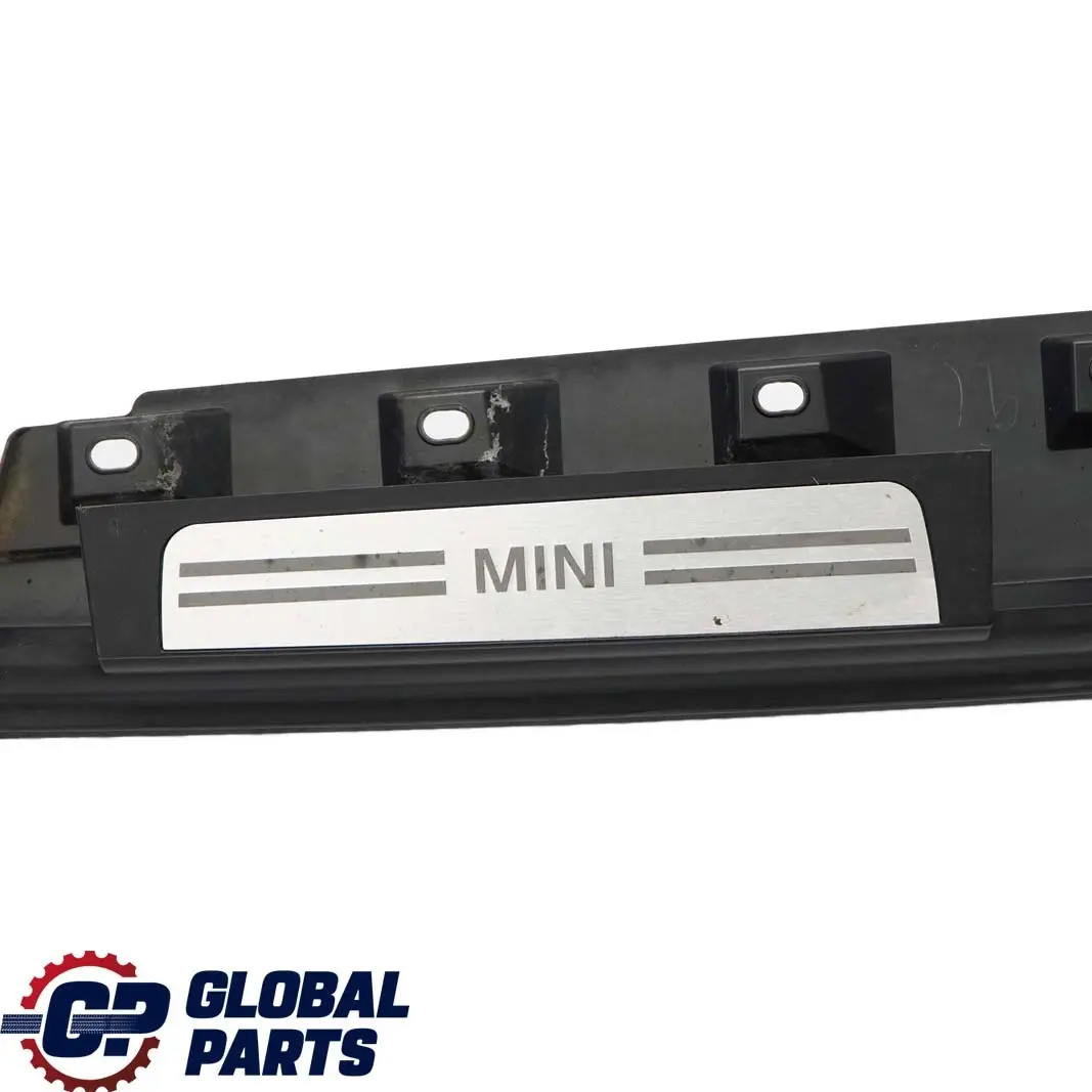 Faldón Umbral Izquierdo Embellecedor Lateral Puerta Negro para Mini Countryman R60 con número de pieza 9801887 Mini Countryman R60 Faldón Umbral Izquierdo Embellecedor Lateral Puerta Negro - SKU 9801887-1 - Número de pieza 9801887