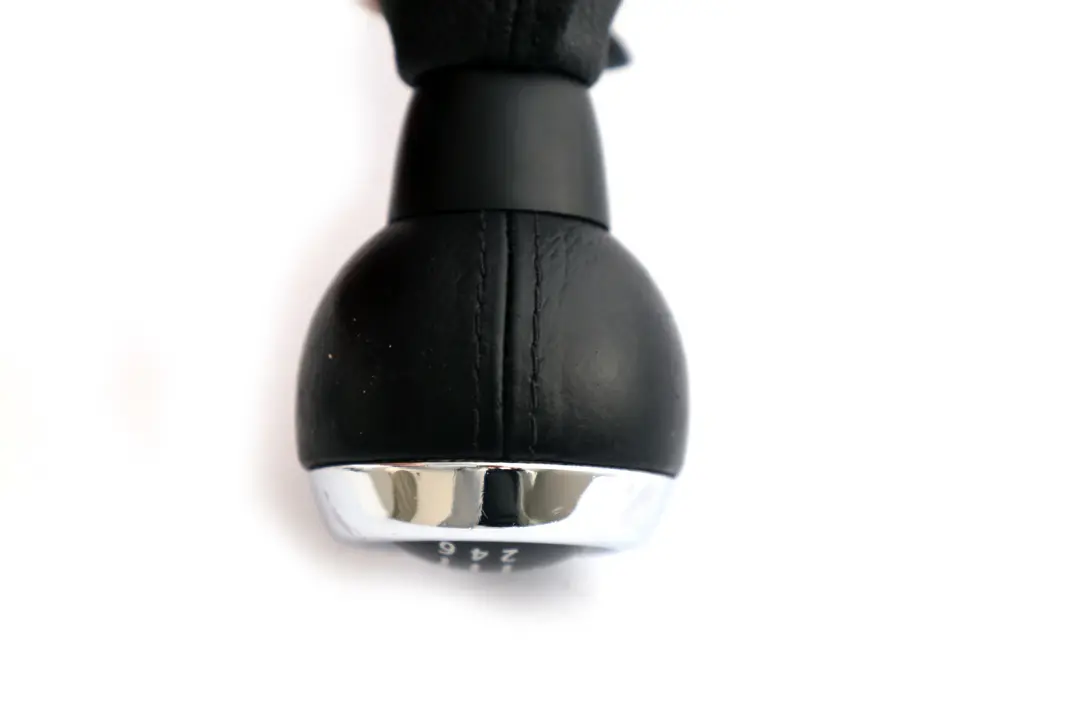 Pomello Cambio pelle Con Copertura / 6-Gang per Mini Cooper R60 R61 con numero di parte 9802818 Mini Cooper R60 R61 Pomello Cambio pelle Con Copertura / 6-Gang - SKU 9802818 - Numero di parte 9802818