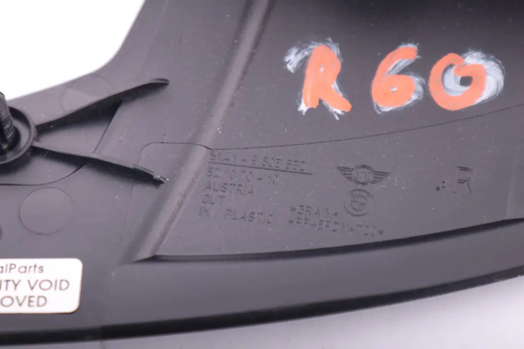 Osłona lusterka drzwi trójkąt do MINI Countryman R60 o numerze 9803532 MINI Countryman R60 Osłona lusterka drzwi trójkąt - SKU 9803532 - Numer Części 9803532