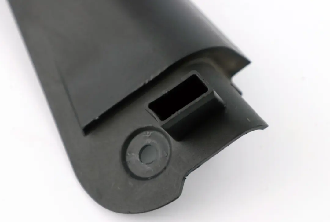 Compatriote Revetement Fenetre Porte Arriere Gauche pour Mini R60 à propos du numéro de pièce 9803533 Mini R60 Compatriote Revetement Fenetre Porte Arriere Gauche - SKU 9803533 - Numéro de pièce 9803533