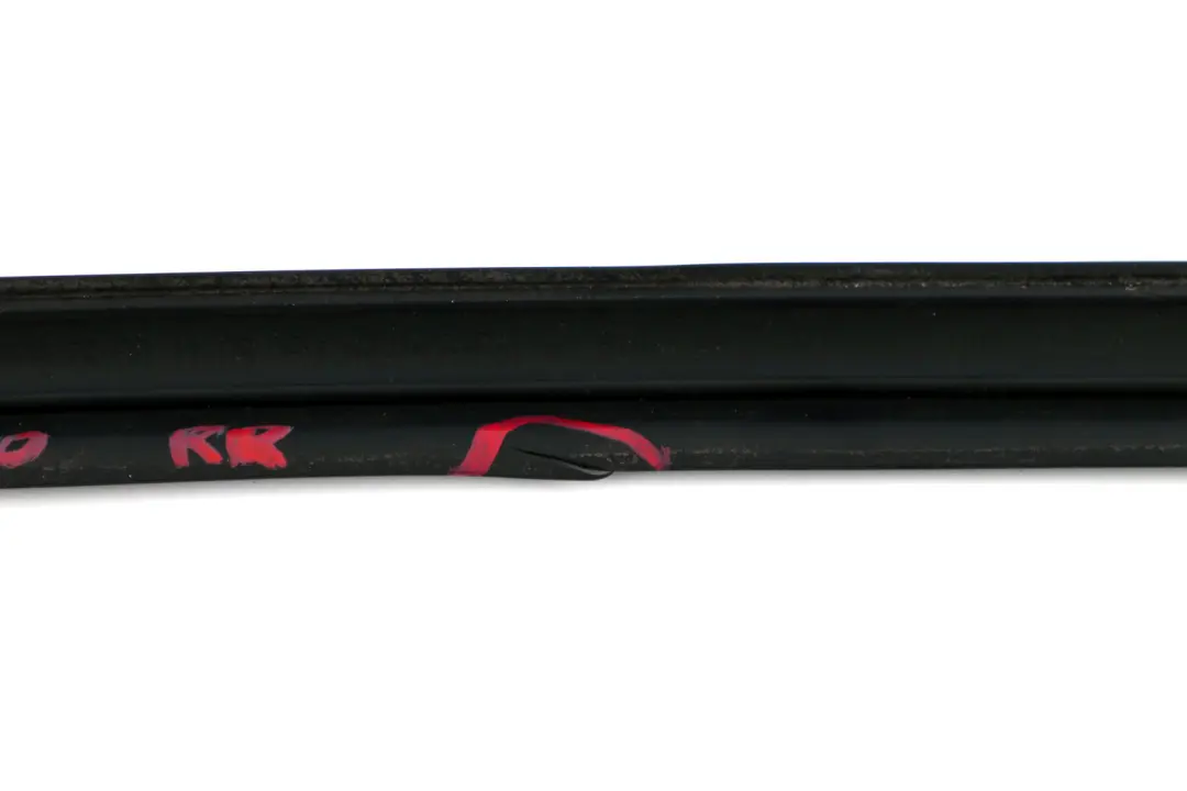 Bande d'habillage arrière droite chromée pour Mini Countryman R60 à propos du numéro de pièce 9803782 Mini Countryman R60 Bande d'habillage arrière droite chromée - SKU 9803782 - Numéro de pièce 9803782