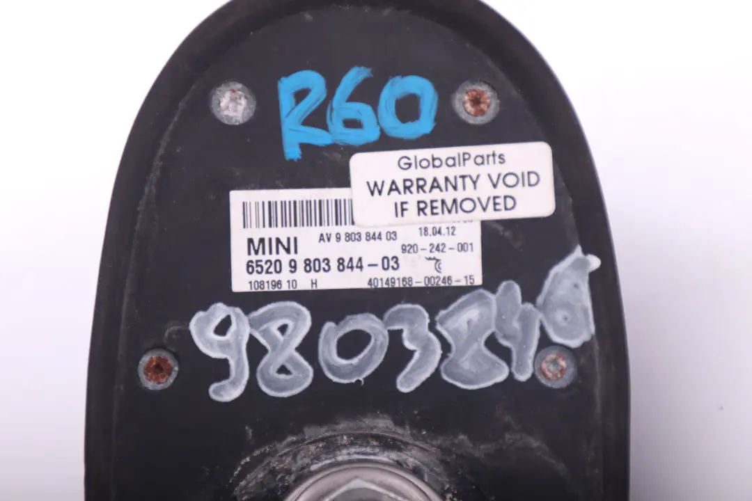 Podstawa Antena Dachowa Radia do MINI R60 R61 o numerze 9803844 MINI R60 R61 Podstawa Antena Dachowa Radia - SKU 9803844 - Numer Części 9803844
