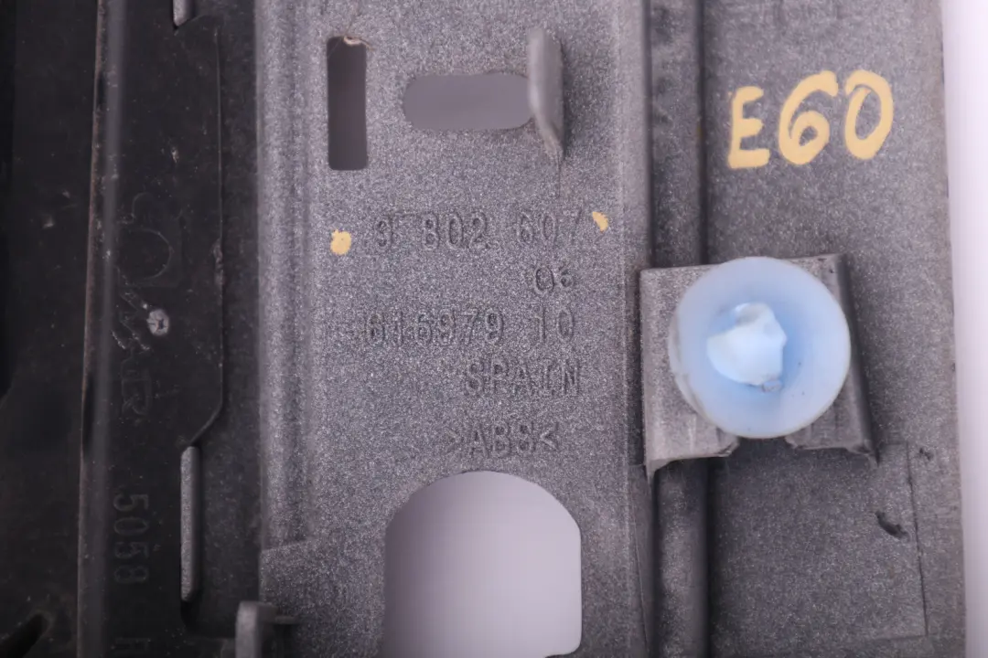 Blende Seitenblinker rechts SILBER 5113 für BMW Mini R60 R61 mit Teilenummer 9804608 BMW Mini R60 R61 Blende Seitenblinker rechts SILBER 5113 - SKU 9804608 - Teilenummer 9804608