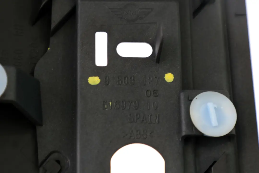 Trim Side Turn Indicator Right O/S Anthracite to Mini Countryman R60 S with Part number 9803127 Mini Countryman R60 S Trim Side Turn Indicator Right O/S Anthracite - SKU 9804616 - Part number 9803127