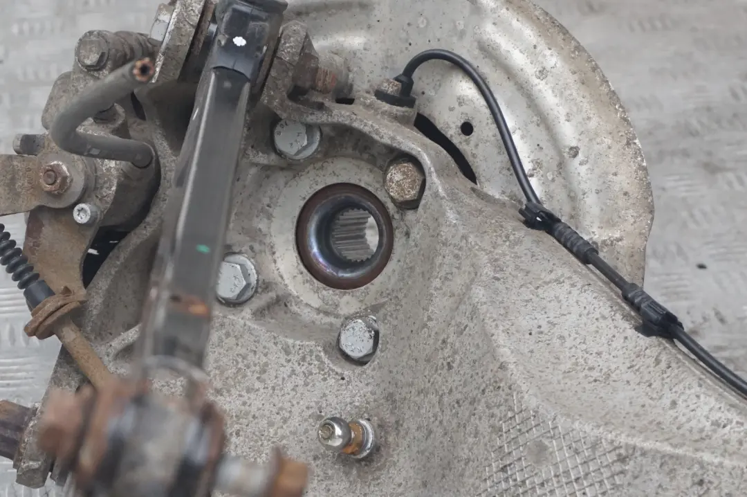 184hp Trasera Izquierda Pierna Freno Suspension Hub para Mini R60 N18 1.6 con número de pieza 9805657 Mini R60 N18 1.6 184hp Trasera Izquierda Pierna Freno Suspension Hub - SKU 9805657-2 - Número de pieza 9805657