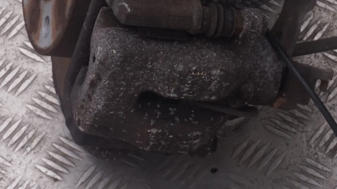 N47N 1.6 112 HP Mozzo Sospensione Freno Posteriore Destro per Mini R61 Paceman con numero di parte 9805657 Mini R61 Paceman N47N 1.6 112 HP Mozzo Sospensione Freno Posteriore Destro - SKU 9805658 - Numero di parte 9805657