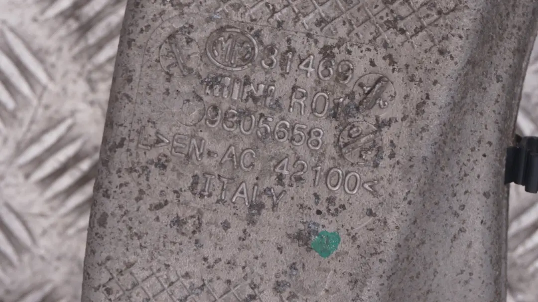 MINI Paceman D R61 Zwrotnica prawy tył N47N 112HP - SKU 9805658 - Numer Części 9805657