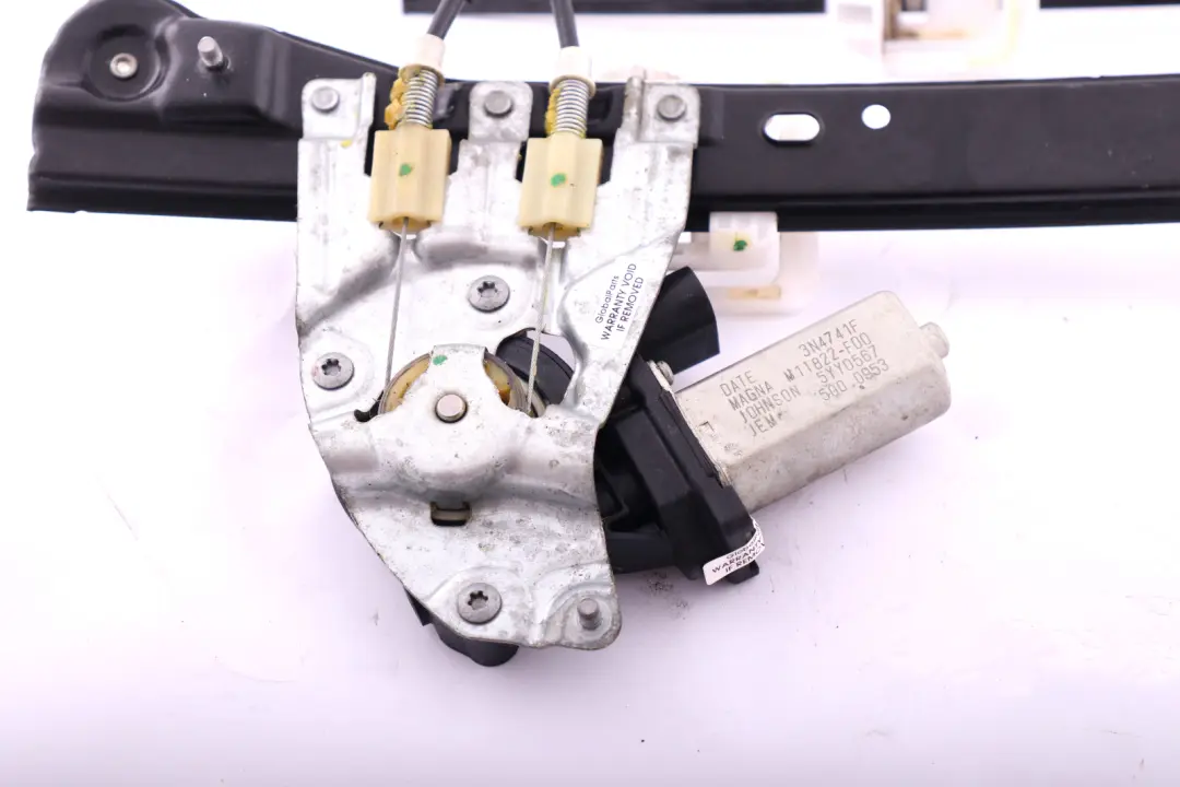 Compatriote Leve-vitre avec Moteur a L'Avant Gauche pour Mini Cooper R60 à propos du numéro de pièce 9805669 Mini Cooper R60 Compatriote Leve-vitre avec Moteur a L'Avant Gauche - SKU 9805669 - Numéro de pièce 9805669