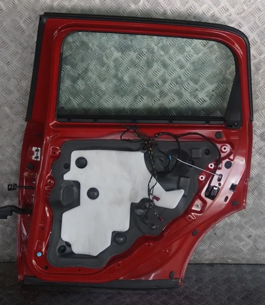 Drzwi prawe tylne prawy tył do MINI Countryman R60 o numerze 9805930 MINI Countryman R60 Drzwi prawe tylne prawy tył - SKU 9805930-BRM - Numer Części 9805930