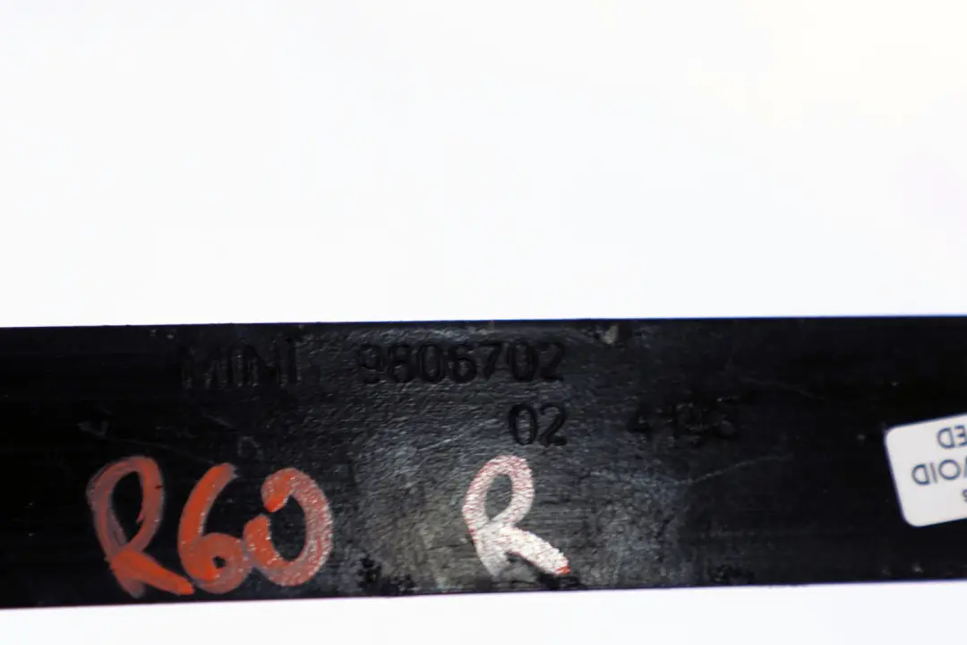 Embellecedor Varilla Montaje Capo Delantero Derecho para Mini Cooper R60 R61 con número de pieza 9806702 Mini Cooper R60 R61 Embellecedor Varilla Montaje Capo Delantero Derecho - SKU 9806702 - Número de pieza 9806702