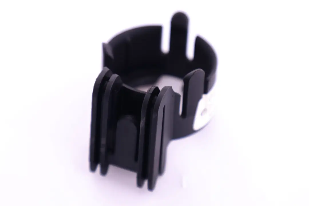 Supporto Adattatore Radschraubensicherung 3610 per Mini R60 R61 con numero di parte 6937508 Mini R60 R61 Supporto Adattatore Radschraubensicherung 3610 - SKU 9806908 - Numero di parte 6937508