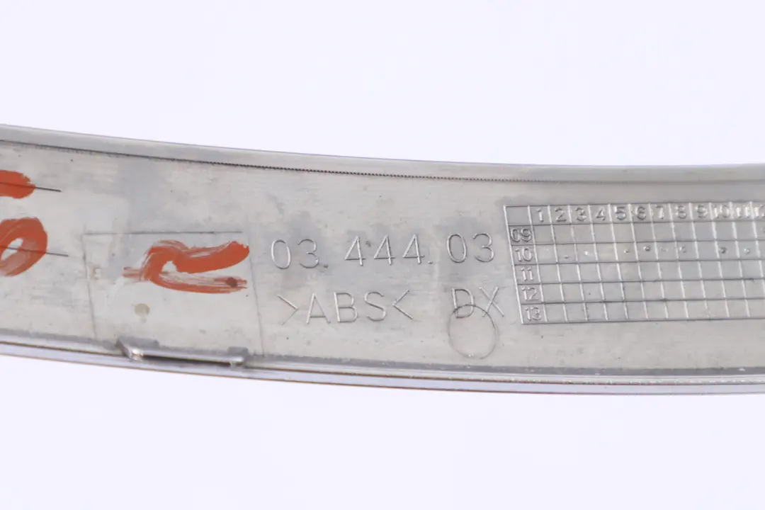 Embellecedor Anillo Luz Trasera Derecha Cromo para Mini Countryman 1 R60 con número de pieza 9806936 Mini Countryman 1 R60 Embellecedor Anillo Luz Trasera Derecha Cromo - SKU 9806936-1 - Número de pieza 9806936