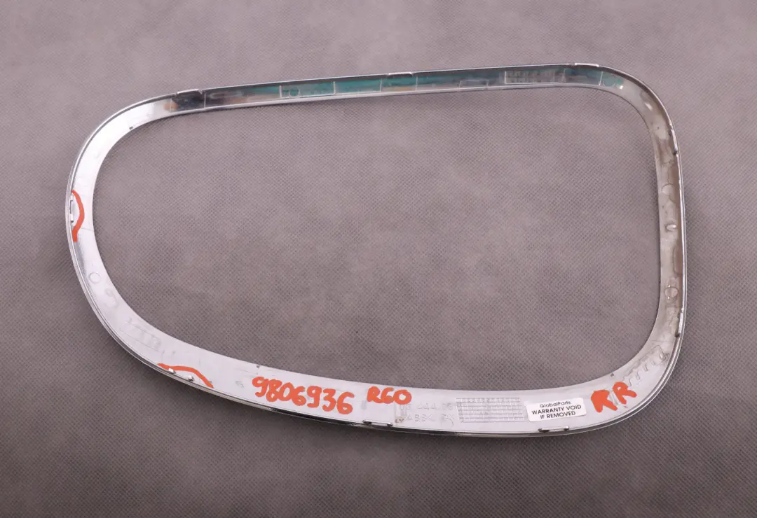 Mini Countryman R60 Embellecedor Anillo Luz Trasera Derecha Cromo - SKU 9806936 - Número de pieza 9806936