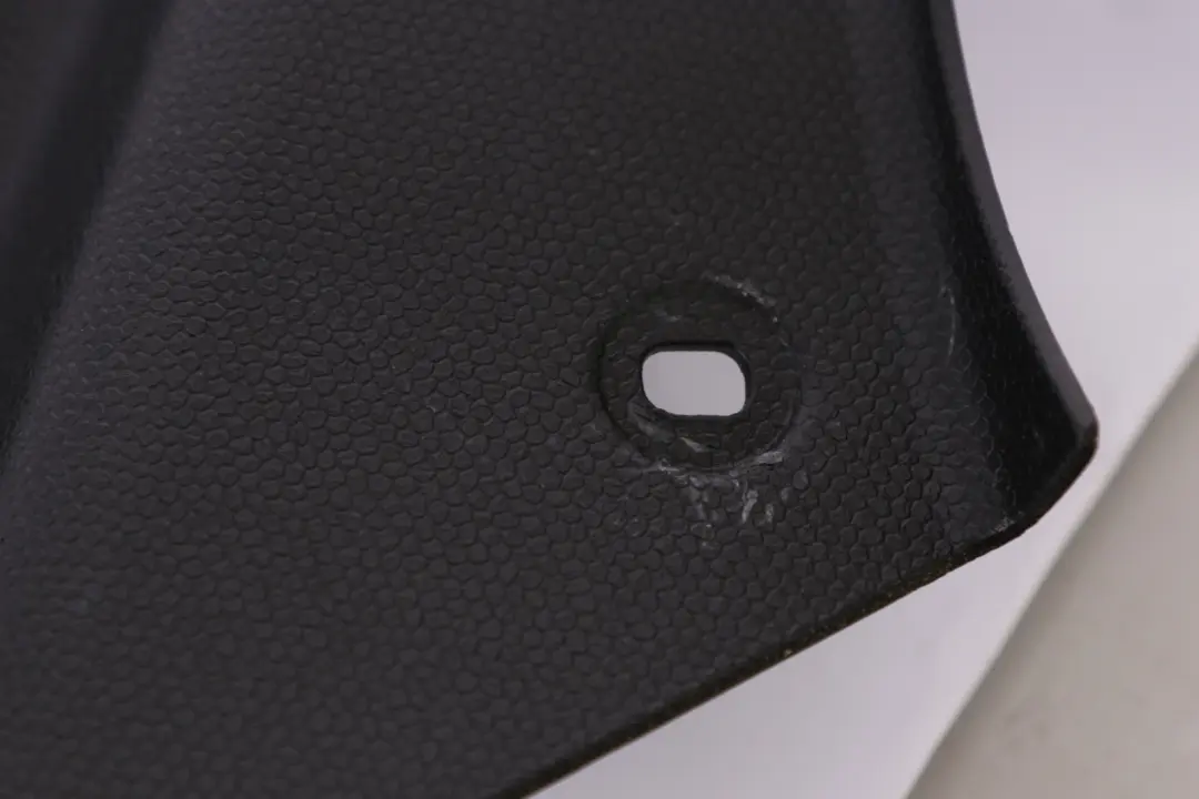 Osłona Boczka Bagażnika Prawa Prawy do Mini Countryman R60 o numerze 9807116 Mini Countryman R60 Osłona Boczka Bagażnika Prawa Prawy - SKU 9807116 - Numer Części 9807116