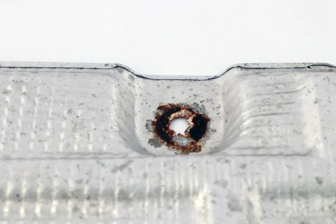 Heat Insulation Rear Silencer Right O/S to Mini Cooper R60 R61 with Part number 9807158 Mini Cooper R60 R61 Heat Insulation Rear Silencer Right O/S - SKU 9807158 - Part number 9807158