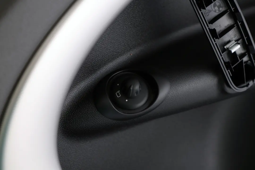 Front Right O/S Door Card Trim Panel Black Dark Tobacco to MINI Countryman R60 with Part number 9807684 MINI Countryman R60 Front Right O/S Door Card Trim Panel Black Dark Tobacco - SKU 9807684 - Part number 9807684