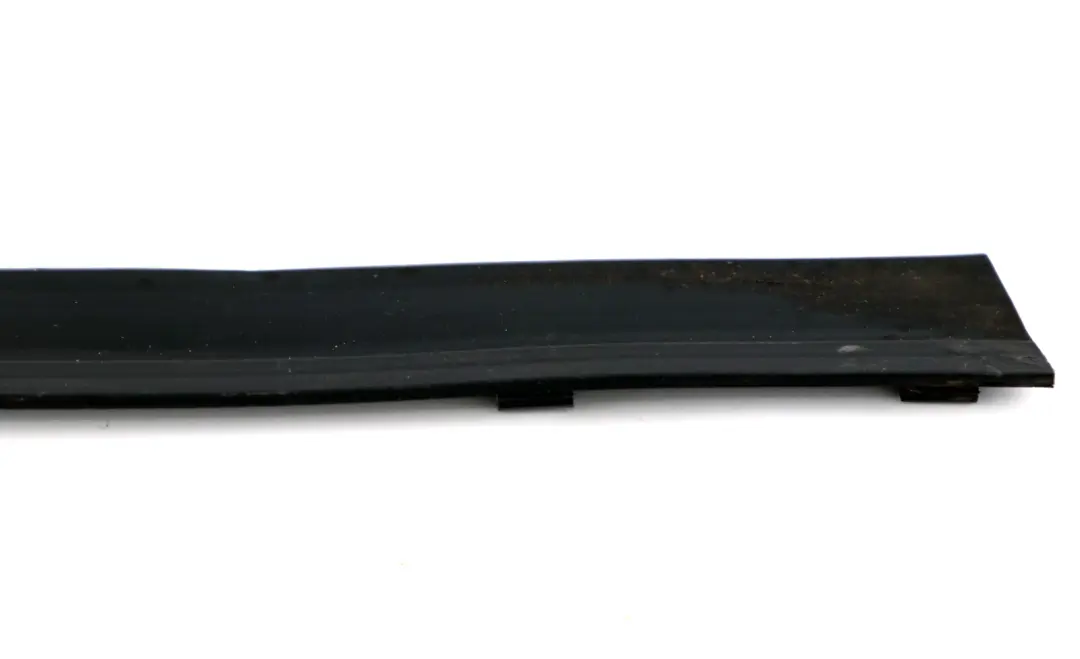 Left N/S Sealing Seal Door Trim Bottom Lower to BMW Mini Countryman R60 Rear with Part number 9808047 BMW Mini Countryman R60 Rear Left N/S Sealing Seal Door Trim Bottom Lower - SKU 9808047 - Part number 9808047