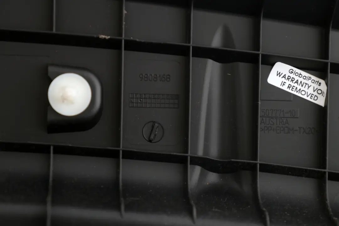 Apertura Bordo Carico Nero 5147 per Mini Countryman R60 con numero di parte 9808168 Mini Countryman R60 Apertura Bordo Carico Nero 5147 - SKU 9808168 - Numero di parte 9808168