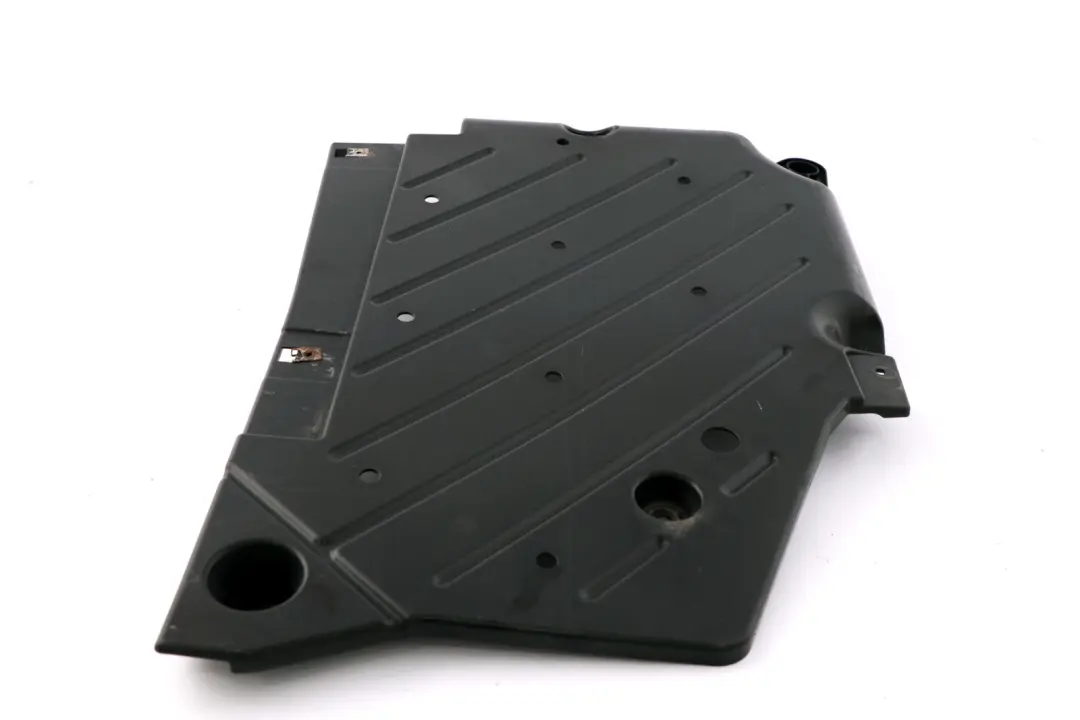 Embellecedor de bajos tapa panel trasero izquierdo para Mini R60 R61 con número de pieza 9808213 Mini R60 R61 Embellecedor de bajos tapa panel trasero izquierdo - SKU 9808213 - Número de pieza 9808213