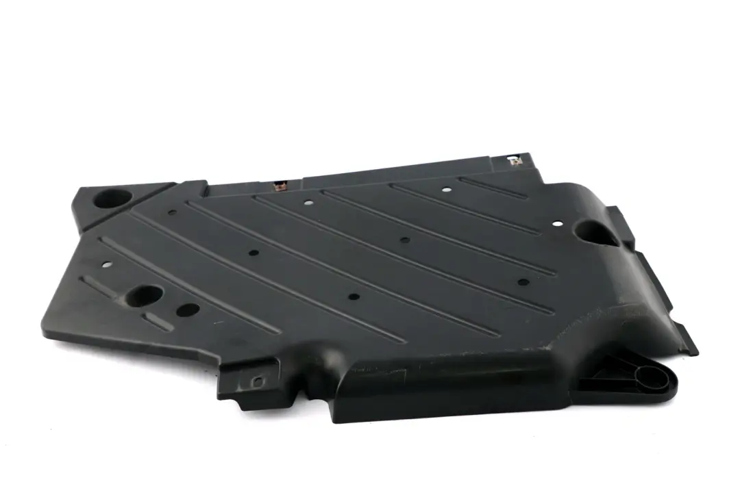 Embellecedor de bajos tapa panel trasero izquierdo para Mini R60 R61 con número de pieza 9808213 Mini R60 R61 Embellecedor de bajos tapa panel trasero izquierdo - SKU 9808213 - Número de pieza 9808213