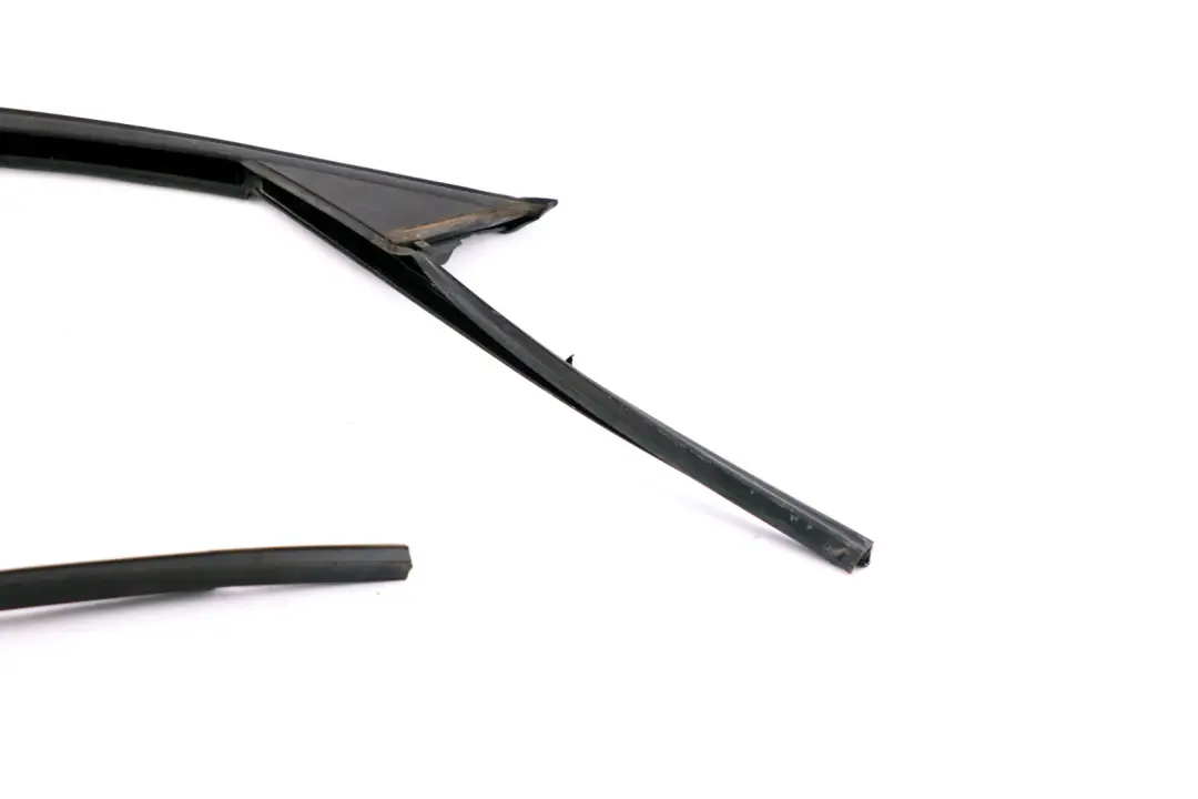 Mini Paceman R61 Window Guide Door Seal Front Right O/S - SKU 9808768 - Part number 9808768
