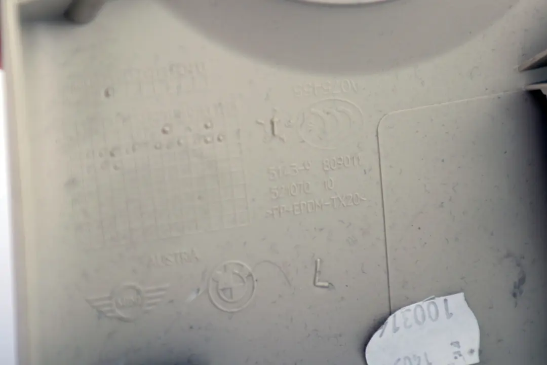 Tapa Columna B Superior Izquierda Beige Claro 9809011 para Mini Paceman R61 con número de pieza 9809015 Mini Paceman R61 Tapa Columna B Superior Izquierda Beige Claro 9809011 - SKU 9809015 - Número de pieza 9809015