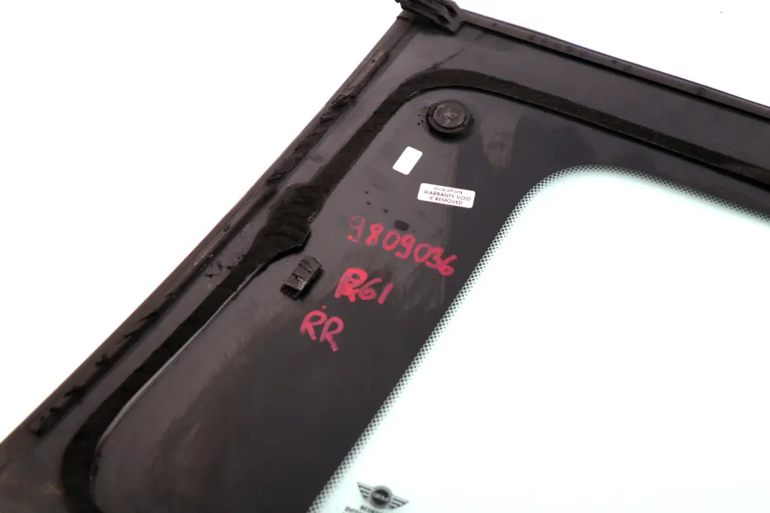 Vitre Fixe Latérale AS2 Arrière Droite pour Mini Paceman R61 à propos du numéro de pièce 9809036 Mini Paceman R61 Vitre Fixe Latérale AS2 Arrière Droite - SKU 9809036 - Numéro de pièce 9809036