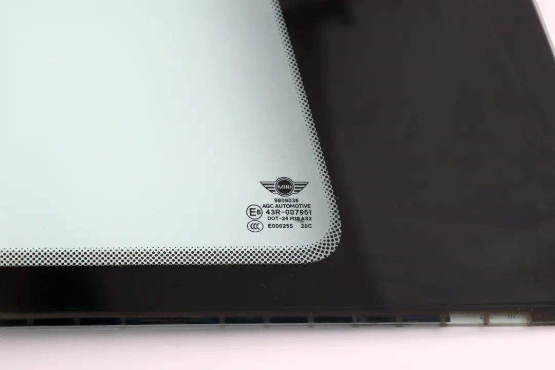 Szyba Boczna Drzwi Trójkąt Prawy Tył Prawa Tylna do Mini Paceman R61 o numerze 9809036 Mini Paceman R61 Szyba Boczna Drzwi Trójkąt Prawy Tył Prawa Tylna - SKU 9809036 - Numer Części 9809036