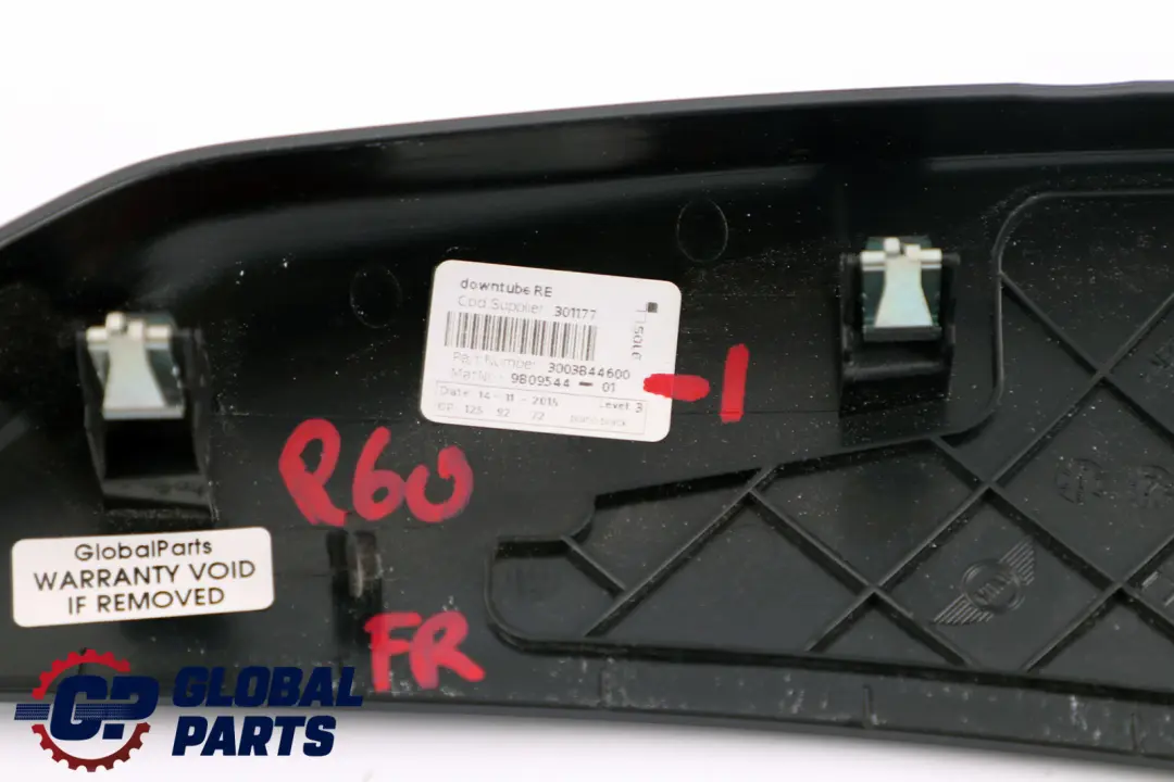 Embellecedor Consola Delantera Derecha Negro Piano para Mini Countryman 1 R60 con número de pieza 9809544 Mini Countryman 1 R60 Embellecedor Consola Delantera Derecha Negro Piano - SKU 9809544-1 - Número de pieza 9809544