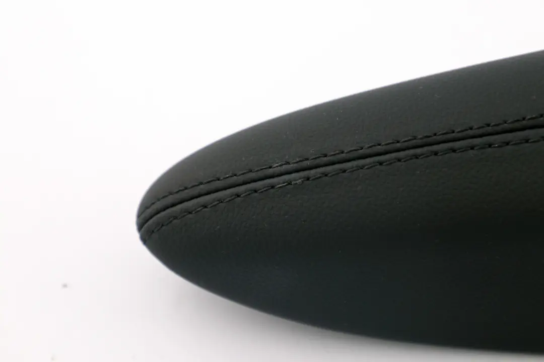 Bracciolo Pannello Porta Posteriore Sinistro Nero Carbonio per Mini R61 con numero di parte 9809739 Mini R61 Bracciolo Pannello Porta Posteriore Sinistro Nero Carbonio - SKU 9809739 - Numero di parte 9809739