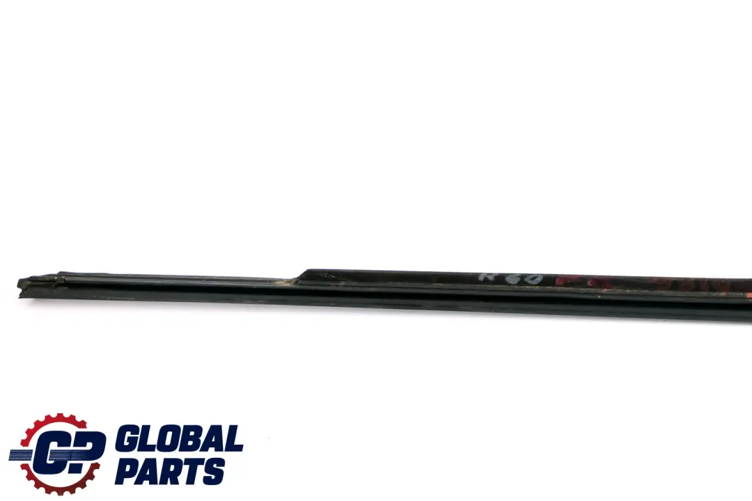 Cubrecanal Puerta Exterior Delantera Derecha para Mini Cooper Countryman R60 con número de pieza 9810468 Mini Cooper Countryman R60 Cubrecanal Puerta Exterior Delantera Derecha - SKU 9810468 - Número de pieza 9810468