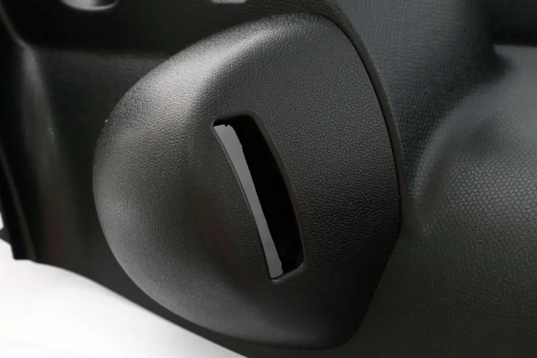 Tapa derecha del panel embellecedor del maletero para Mini Countryman R60 con número de pieza 9810912 Mini Countryman R60 Tapa derecha del panel embellecedor del maletero - SKU 9810912 - Número de pieza 9810912