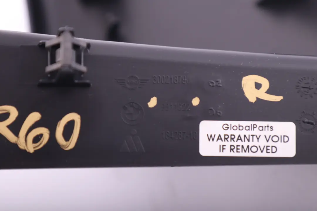 Trim Instrument Panel Driver Glove Box Cover Right O/S für BMW Mini R60 R61 mit Teilenummer 9811022 BMW Mini R60 R61 Trim Instrument Panel Driver Glove Box Cover Right O/S - SKU 9811022 - Teilenummer 9811022