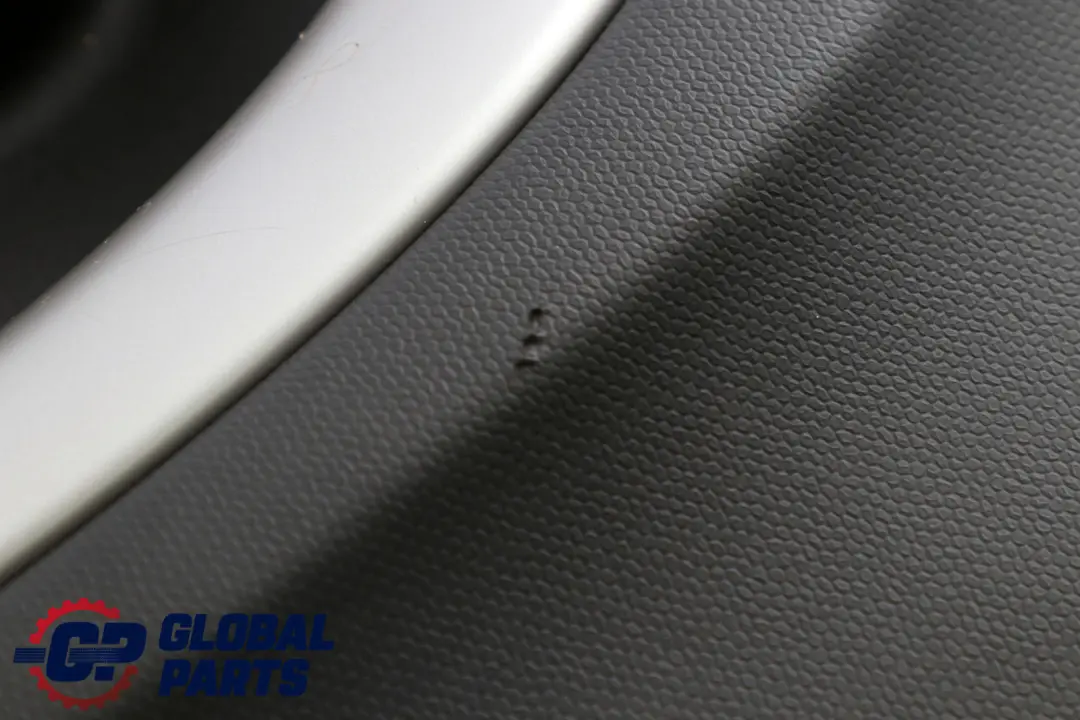 Pannello Porta Davanti SX Nero Scuro Argento per Mini Countryman R60 con numero di parte 9812193 Mini Countryman R60 Pannello Porta Davanti SX Nero Scuro Argento - SKU 9812193 - Numero di parte 9812193