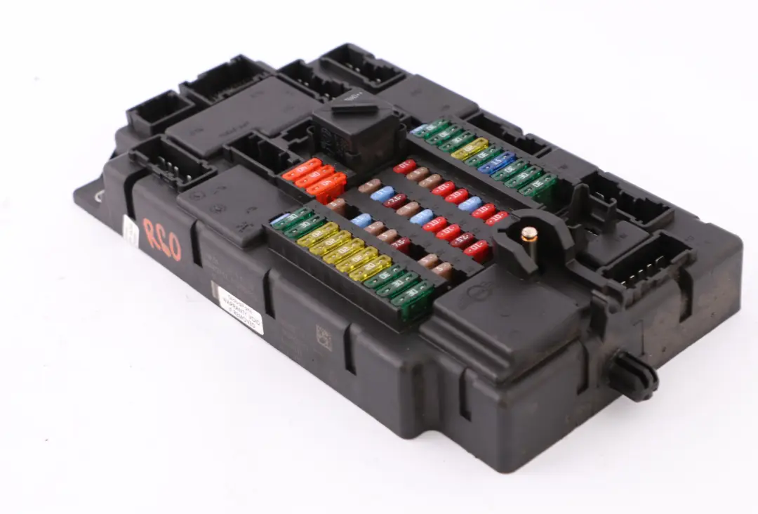 Caja de distribución de fusibles para Mini Cooper Countryman R60 con número de pieza 9813622 Mini Cooper Countryman R60 Caja de distribución de fusibles - SKU 9812535 - Número de pieza 9813622