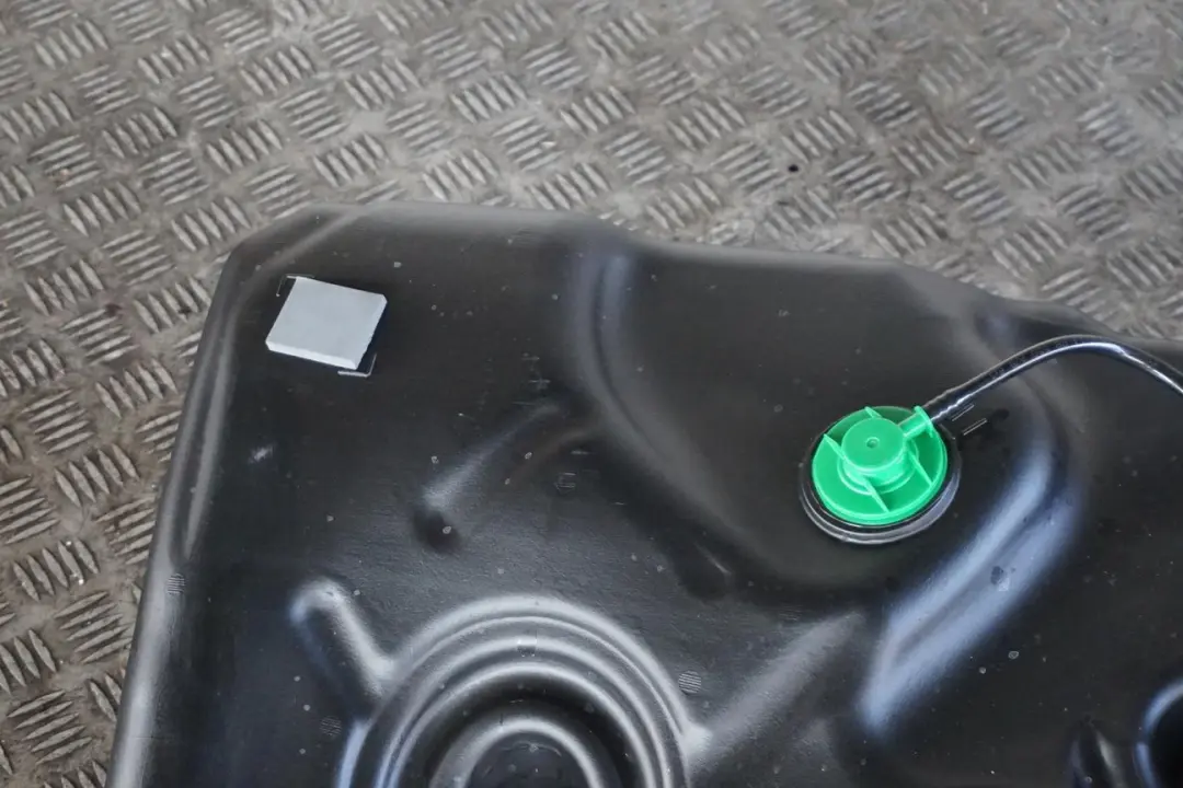 B38C Kompletter Kraftstofftank Benzin für BMW 1 2 er F40 F44 118i 218i mit Teilenummer 9895424 BMW 1 2 er F40 F44 118i 218i B38C Kompletter Kraftstofftank Benzin - SKU 9895424 - Teilenummer 9895424