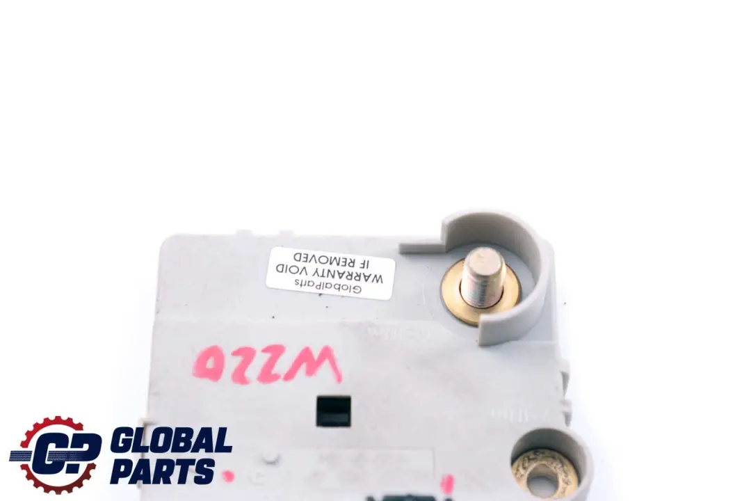 Złącze Baterii do Mercedes S CL W220 C215 o numerze A0005404750 Mercedes S CL W220 C215 Złącze Baterii - SKU A0005404750 - Numer Części A0005404750