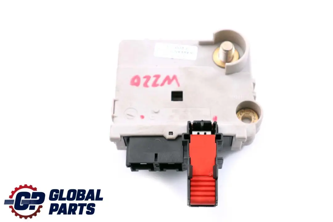 Złącze Baterii do Mercedes S CL W220 C215 o numerze A0005404750 Mercedes S CL W220 C215 Złącze Baterii - SKU A0005404750 - Numer Części A0005404750