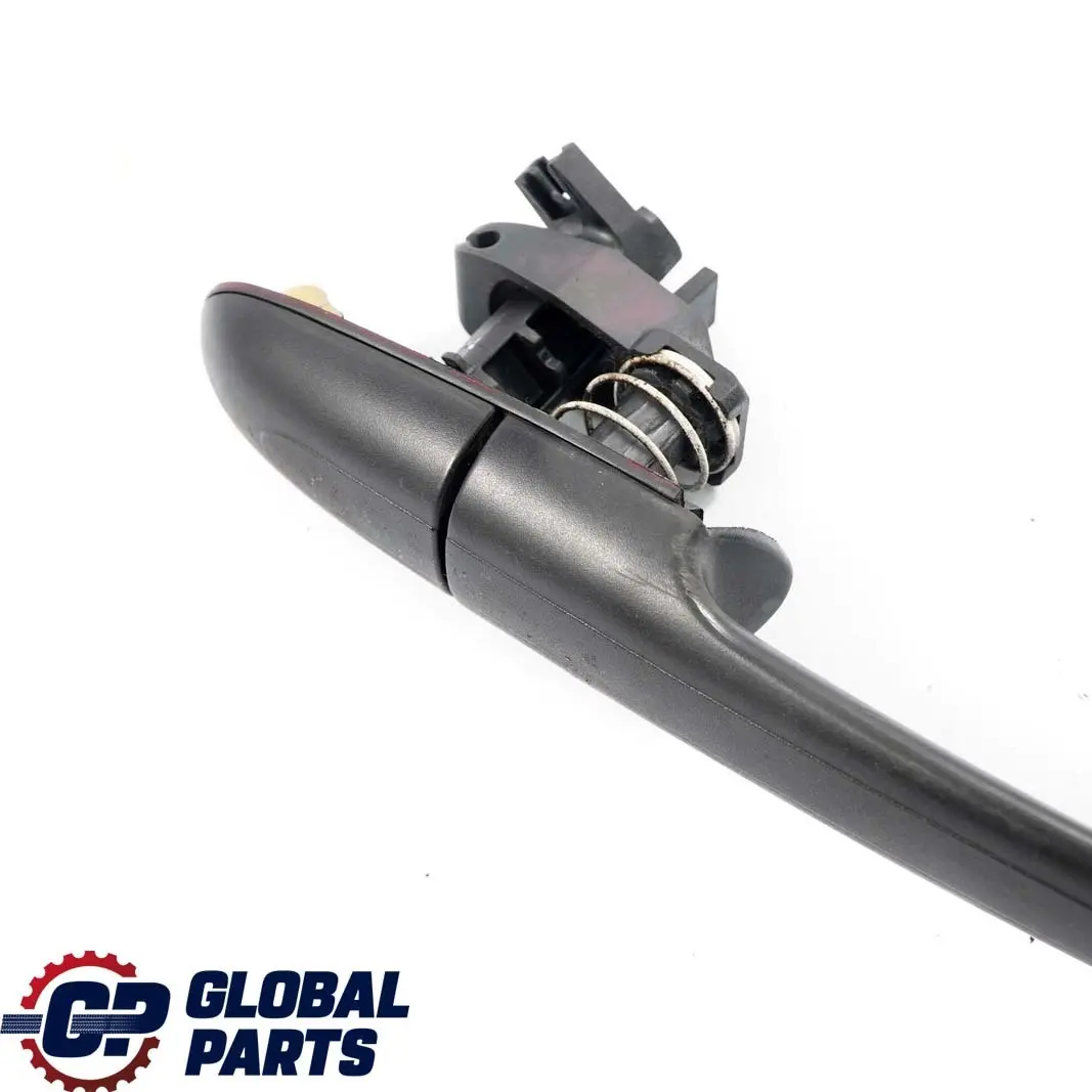 W414 W639 Maniglia esterna porta scorrevole posteriore sinistra destra per Mercedes con numero di parte A0007602359 Mercedes W414 W639 Maniglia esterna porta scorrevole posteriore sinistra destra - SKU A0007602359 - Numero di parte A0007602359