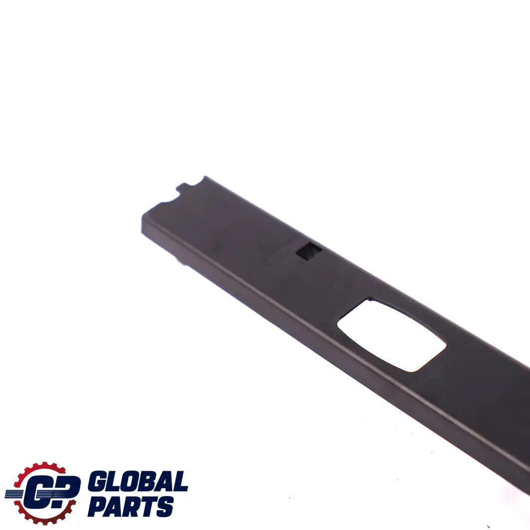  Mercedes-Benz A B Classe W176 W246 Lampe Boitier Support A2469107700 - SKU A0008251408 - Numéro de pièce A0008251408