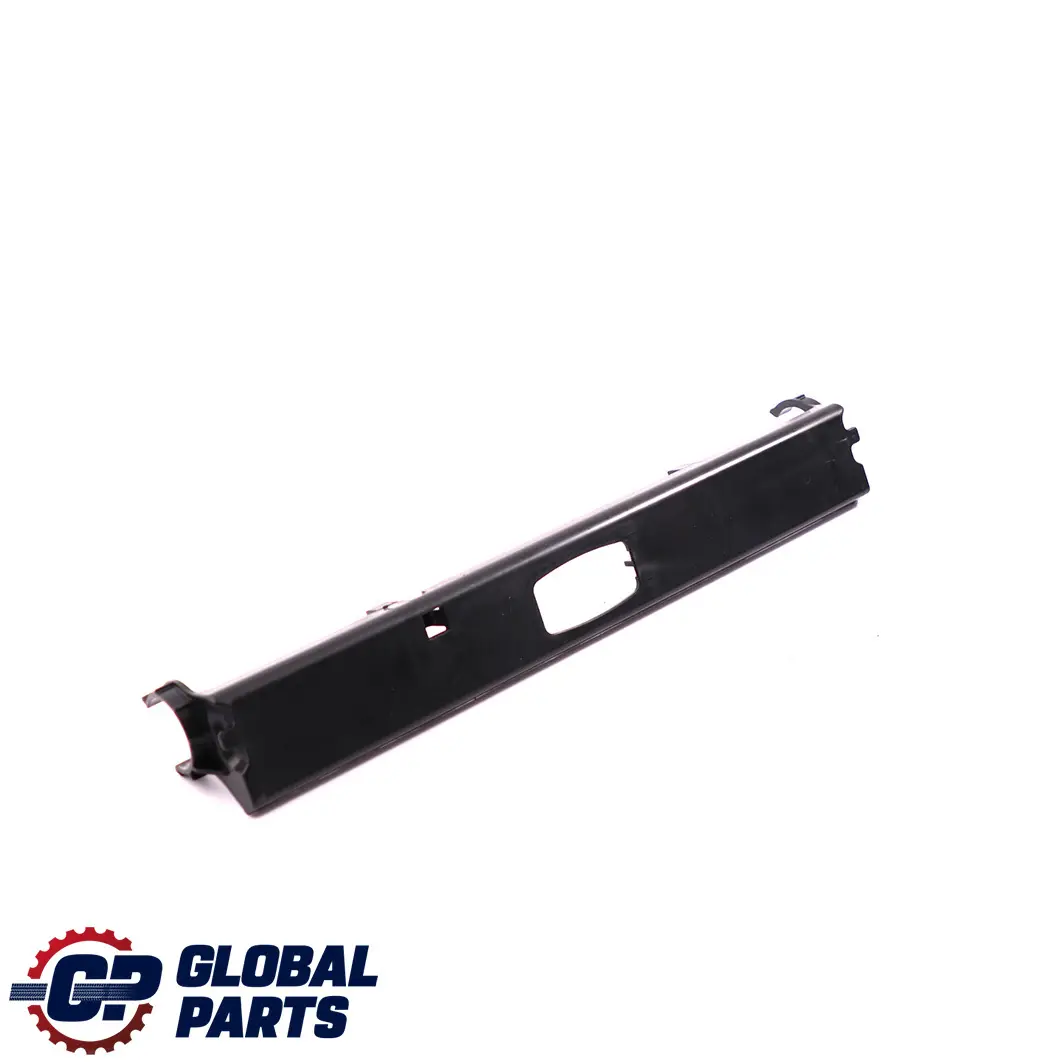 Ramka Osłona Obudowa Lampki Tył do Mercedes W176 W246 o numerze A0008251408 Mercedes W176 W246 Ramka Osłona Obudowa Lampki Tył - SKU A0008251408 - Numer Części A0008251408